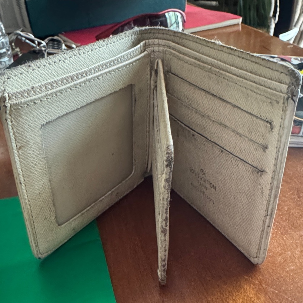 Checkered Wallet - Picture 5 of 10